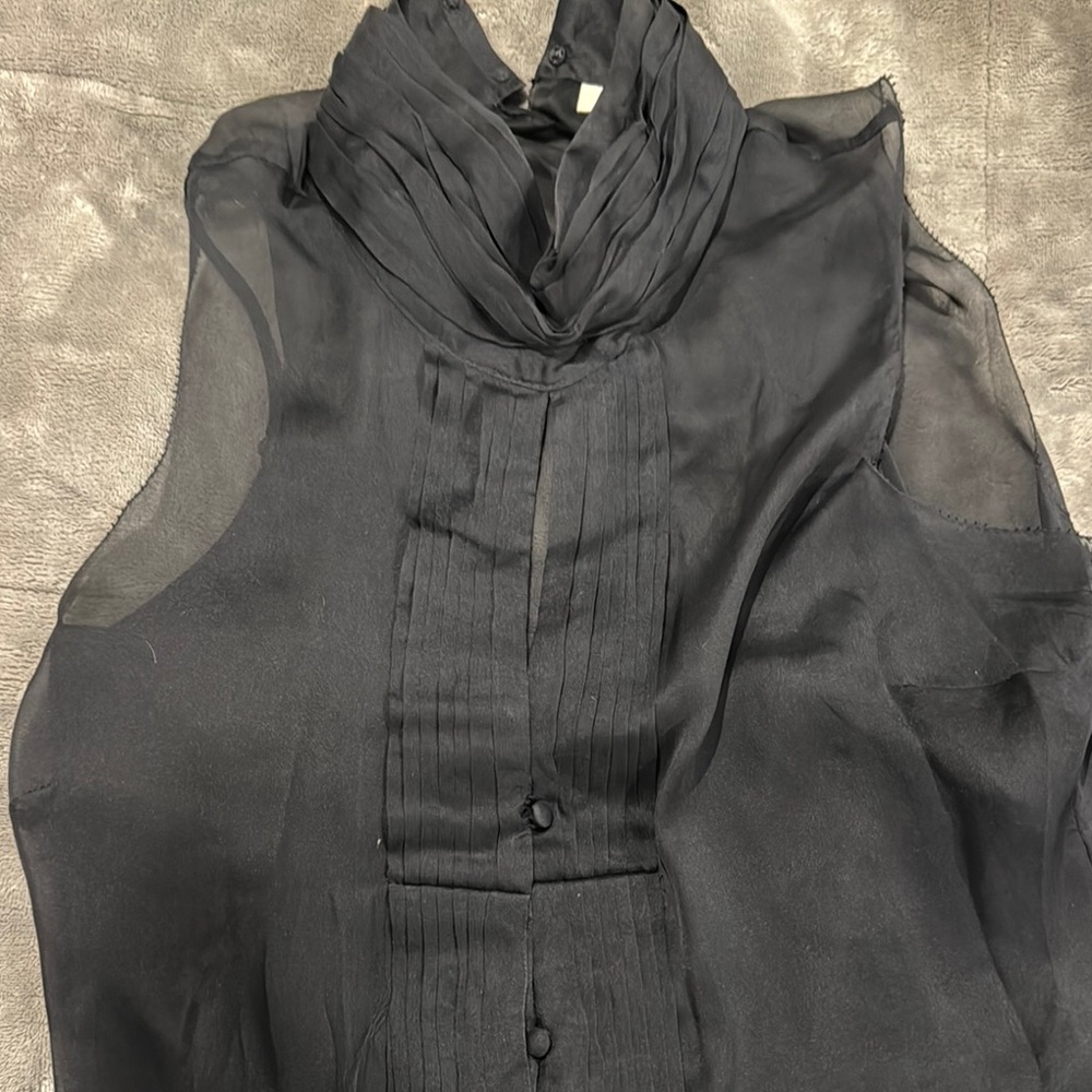 Elegant Black Sleeveless Blouse